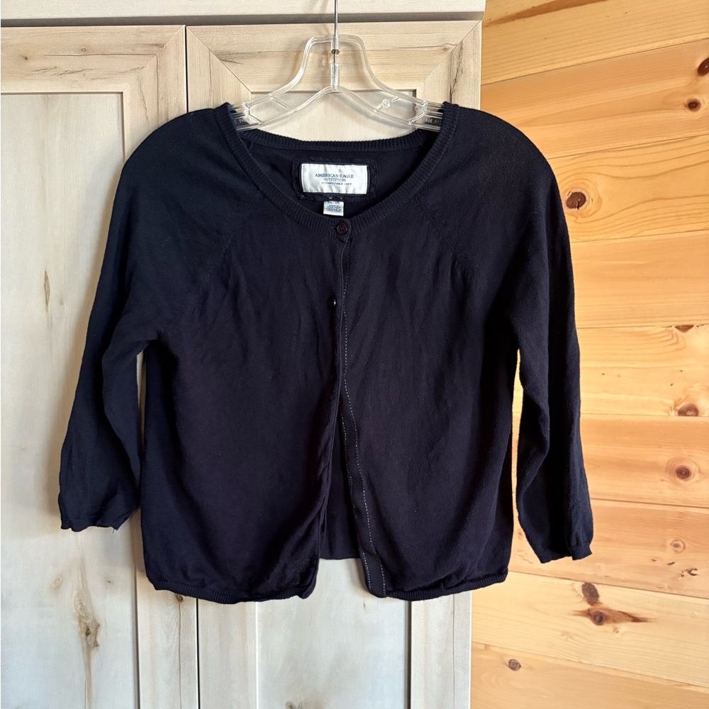 American Eagle | Cropped 3/4 Arm Length Light Navy Blue Cardigan (fits S/M)